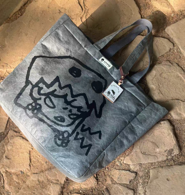 The hirono messenger bag is here(Only bag no include hirono tag))